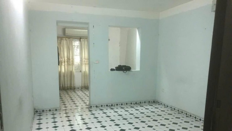 Cho thuê ở nhóm 6 người nhà TT ngõ Giải Phóng, Hoàng Mai, 90m x 1T - Giá 10.5tr đủ đồ, ở ngay